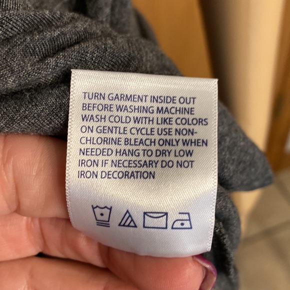 Wake Forest University gray hi-lo tank (Officail licensed Collegiate Product) - Picture 9 of 11